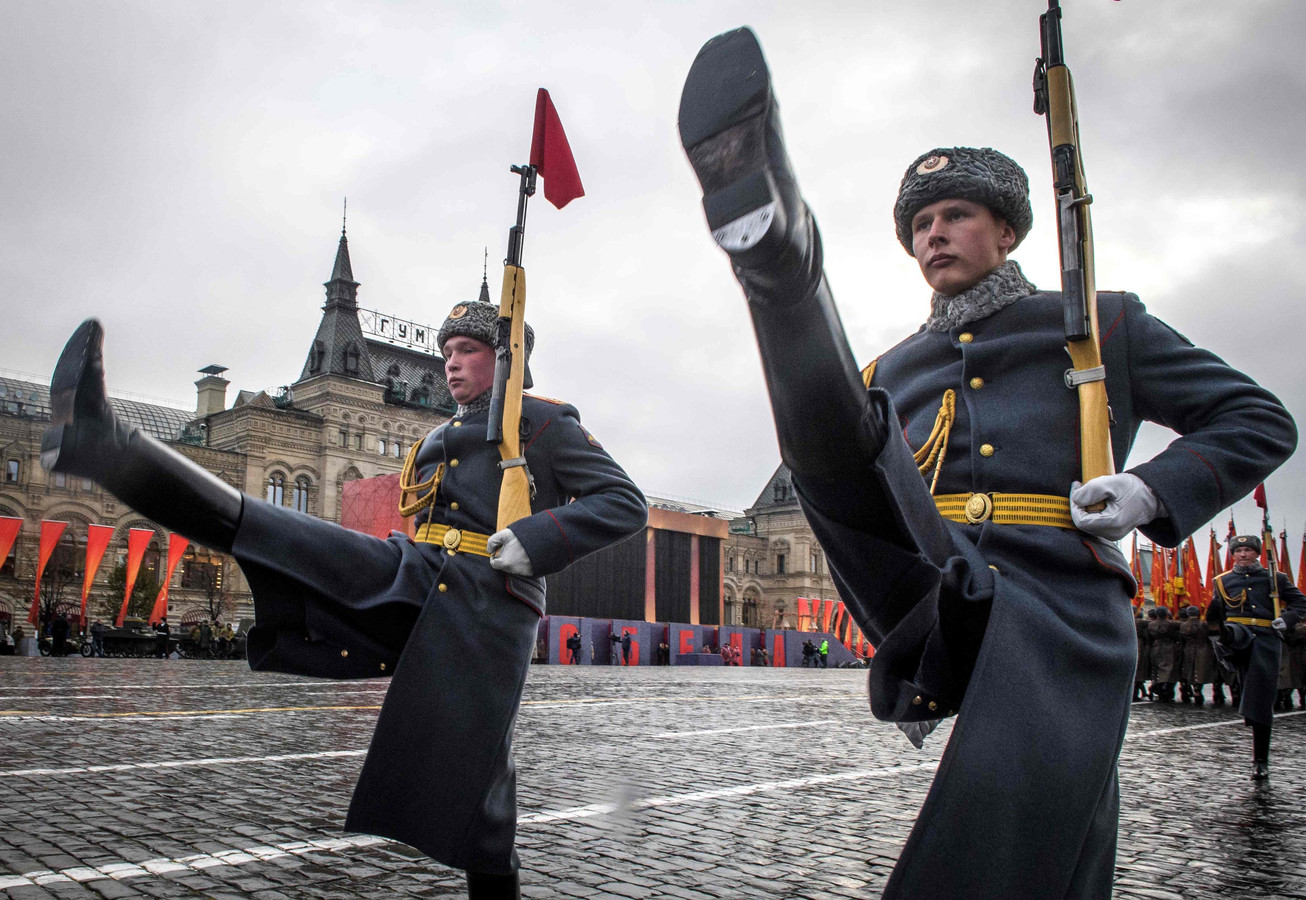 Russians say. Солдат гордость. Русский солдат гордость. Могучая армия России. Гордость армии.