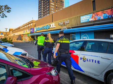 Man (47) bedreigde winkelmedewerkers met vuurwapen bij twee overvallen binnen kwartier tijd in Eindhoven