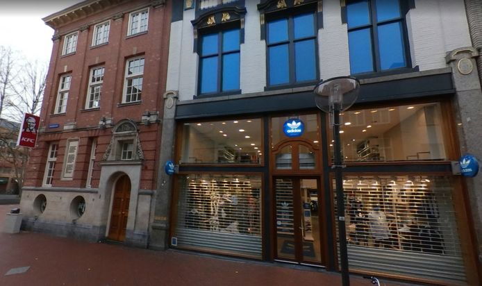 in stand houden streng Kleverig Adidas sluit meeste Original Stores | Economie | AD.nl