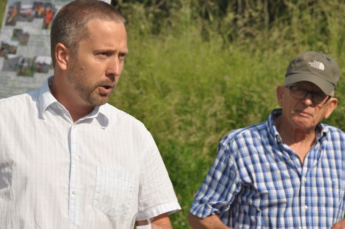 In bijzijn van vrijwilligers en mensen van de gemeente Waalwijk en Platform De Langstraat werd zaterdagochtend door wethouder Daandels de heringerichte Spoorzone in Waspik officieel geopend.