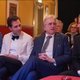 Lee Towers is, zonder gouden microfoon en wit showjasje, broos en weerloos