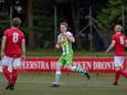 Na de overwinning op Hulzense Boys rekende asv Dronten ook af met Flevo Boys. De Drontenaren blijven zodoende in de race voor een plaats in de vierde divisie. Flevo Boys is gedegradeerd.