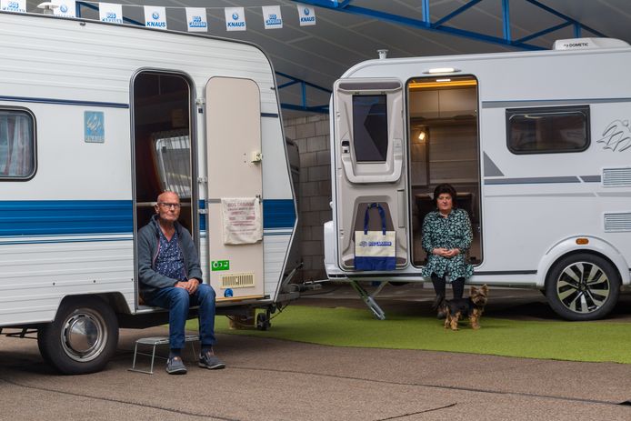 Links voormalig eigenaar en oprichter Frans Bos en rechts huidig eigenaar en dochter Gonny Jacobs-Bos.