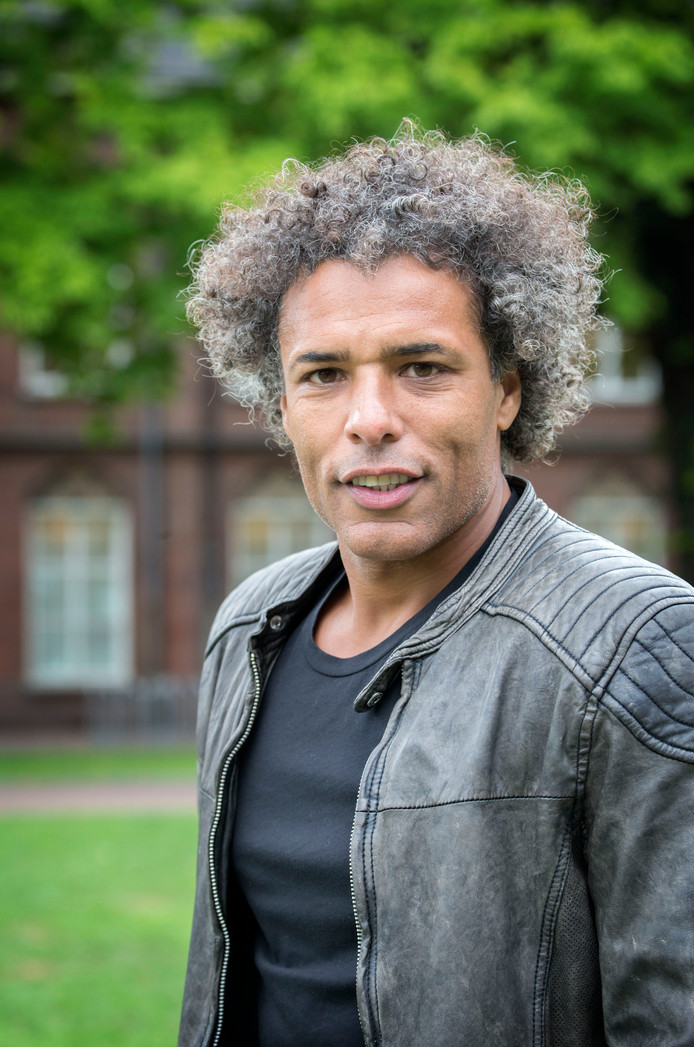 Nipte meerderheid: 'Van Hooijdonk niet de ideale man voor ...