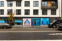 Ce premier magasin compact se trouve à Ixelles.