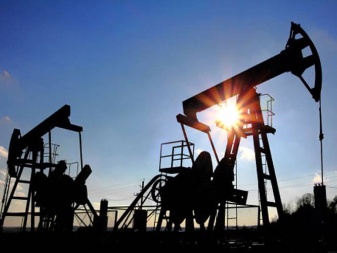 Vrees voor recessie doet olieprijzen fors dalen