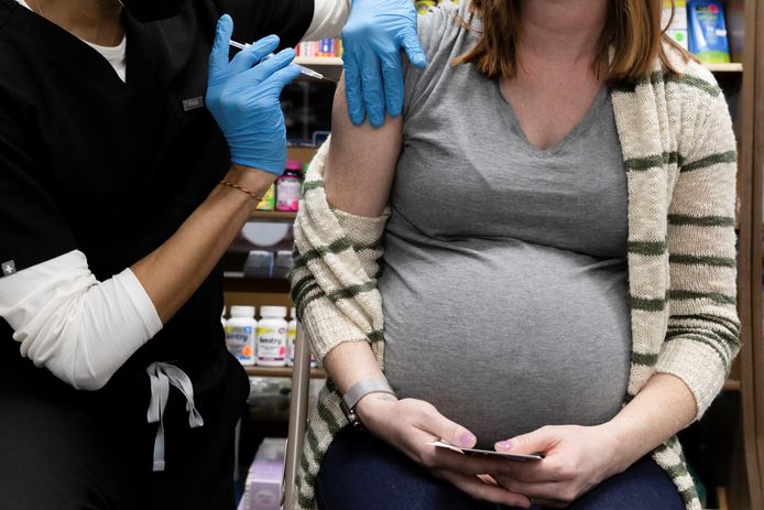 Een zwangere vrouw krijgt een coronavaccin in Pennsylvania, in de Verenigde Staten. Beeld ter illustratie.