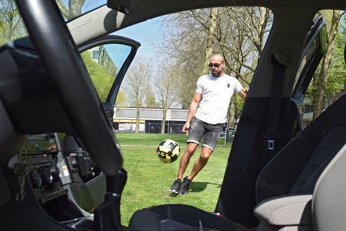 VOETBALLER EN RIJINSTRUCTEUR CHAFIK BOUSHADA.