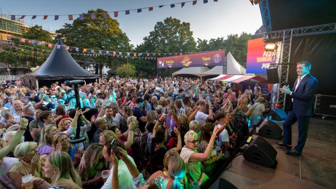 Polonaise in aantocht bij Kerstproeverij Vincentiusvereniging