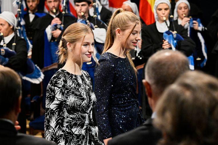 Spaanse prinsessen stelen de show op koninklijke kerstkaart. Beeld Getty Images