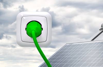 Zonnepanelen en thuisbatterij met stekker straks ook in België toegelaten? “Lagere kosten, maar ze leveren minder op”