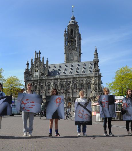 Studenten protesteren in Middelburg tegen seksueel geweld: ‘De gevolgen zijn langdurig’