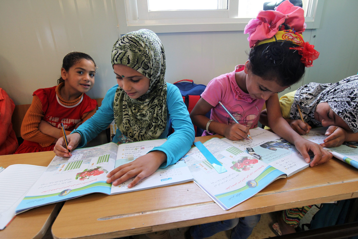 Syrische kinderen in een vluchtelingenkamp in Libanon. Beeld EPA