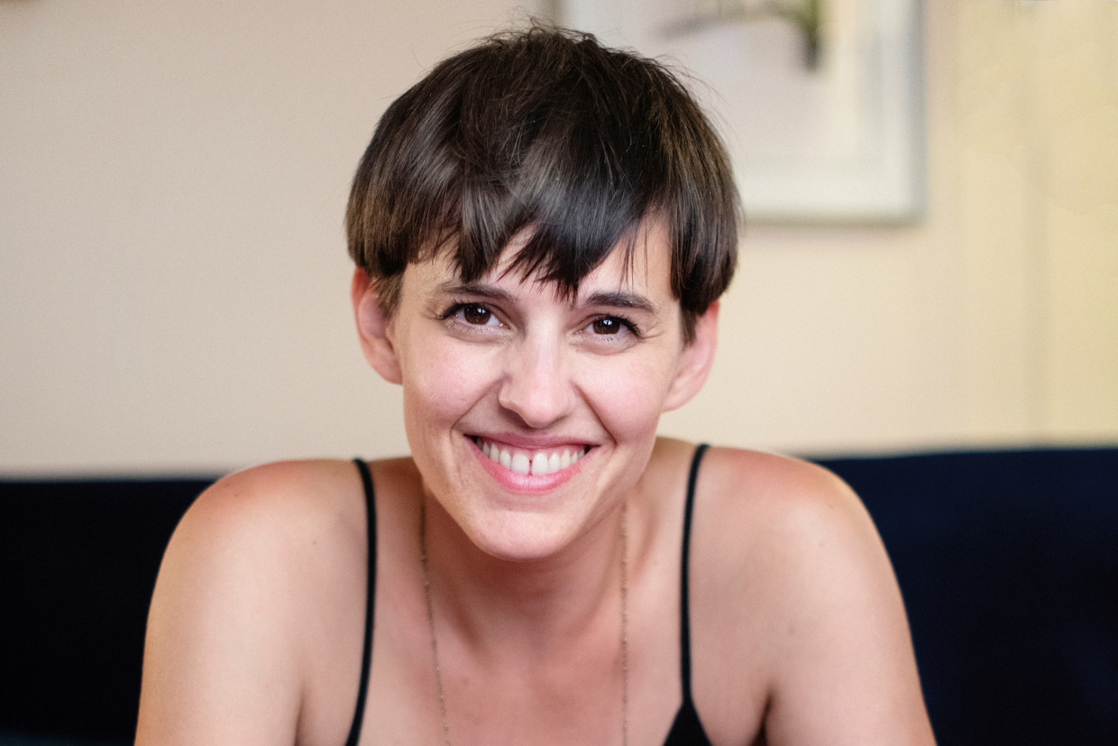 Jüne Plã: 'Ik ga niet zeggen dat mijn depressie verdwenen is dankzij een vibrator. Maar ik voelde me al zo lang verdoofd. Ik voelde niets meer, ook niet meer in mijn clitoris.' Beeld PATRICK FOUQUE/PARIS MATCH/SCOOP
