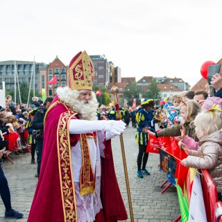 Sinterklaas meert aan in Antwerpen: ‘Er zijn dit jaar géén stoute kinderen’