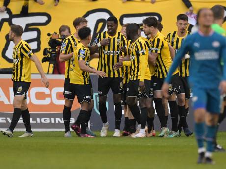 Vitesse recht de rug en straft laconiek PSV af: belangrijk punt in strijd tegen degradatie