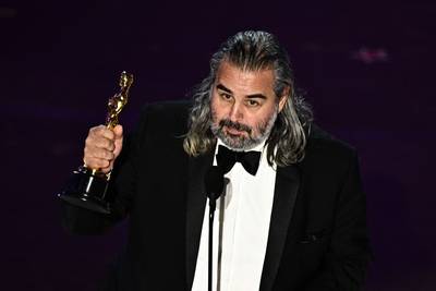 Nederlandse cameraman Hoyte van Hoytema wint Oscar voor ‘Oppenheimer’, ‘Poor Things’ sleept drie Oscars in de wacht