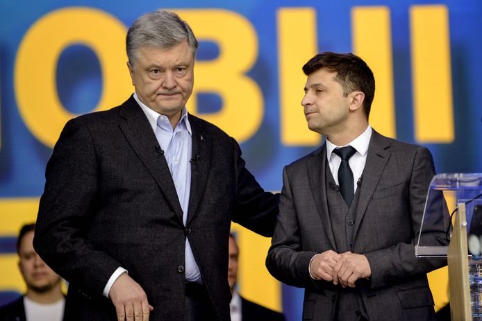 Huidig president Petro Poroshenko (links) en zijn tegenstander Volodymyr Zelensky.