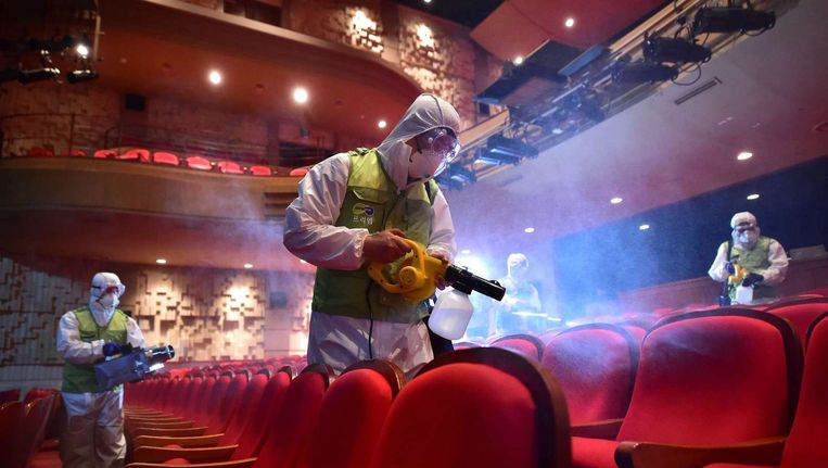 Een theater in Seoul wordt 'uitgerookt'. Beeld afp