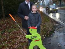 Tess (9) schrijft brief aan burgemeester voor veiligere weg in Heino