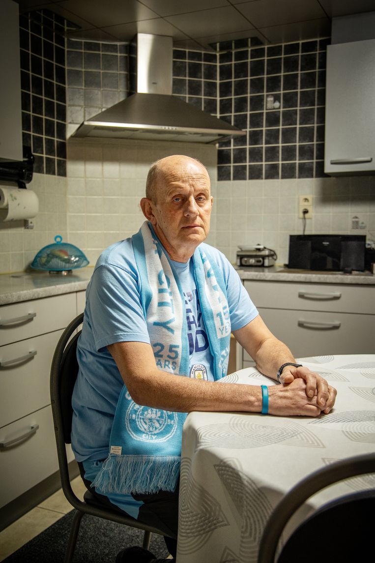 'De mentaliteit in het Belgische voetbal zit verkeerd: toen Beerschot een boete kreeg voor die vuurpijl, ging de club in beroep.' Beeld Guy Kokken 