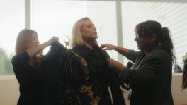 An Lemmens kruipt in The Masked Singer-pak om kandidaat te verrassen ...