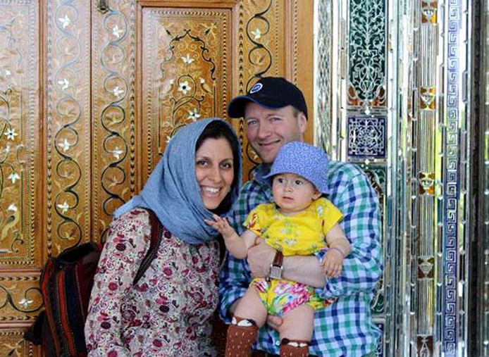 Nazanin Zaghari-Ratcliffe (L) met haar man en dochtertje Gabriella.