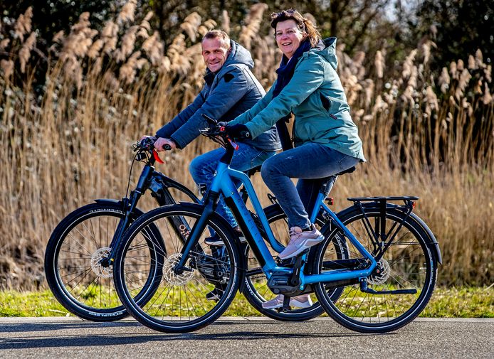 grijnzend bijtend Sortie Dit zijn de beste elektrische stadsfietsen | Fietstest 2021 | AD.nl