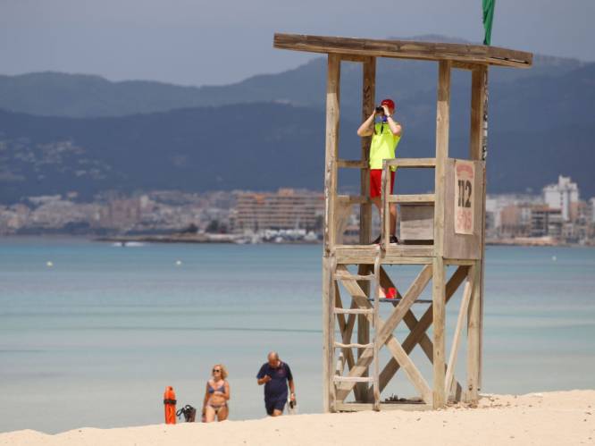 Strandwachten Mallorca gaan staken: “Als er zwemdoden vallen, is dat niet onze schuld”