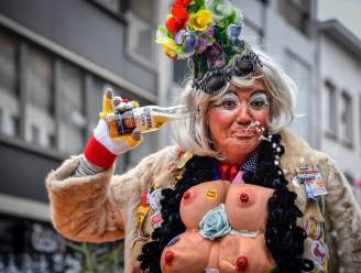 De Voil Jeanettenstoet: Corona drinken, barbecuetje doen op de Grote Markt en kapot gaan van het lachen