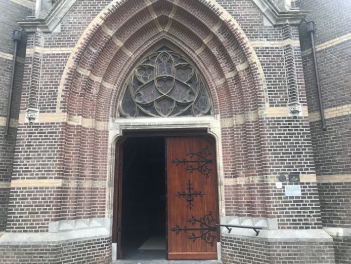 Twaalf jaar geleden zijn ook al eens koperen regenpijpen van het kerkgebouw verdwenen.