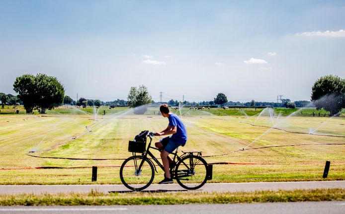 Waterschap Rijn En Ijssel Verbiedt Pompen Van Water Uit Beken, Sloten En  Rivier | Hitte 2022 | Destentor.Nl