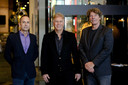 (VLNR) Paul Huibregtsen, ondernemer en investeerder Marcel Boekhoorn en Roel Pieters tijdens de ondertekening van een samenwerkingsovereenkomst bij ONE de Musical.