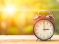 Komend weekend schakelen we over op zomertijd: minder slapen, langer licht