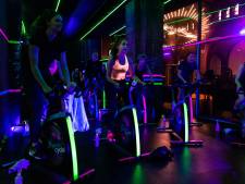 Spin for Life-deelnemers sponsoren kankeronderzoek door de longen uit hun lijf te trappen