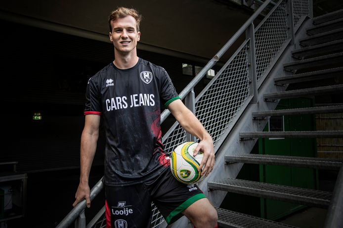 Het tweede uitshirt