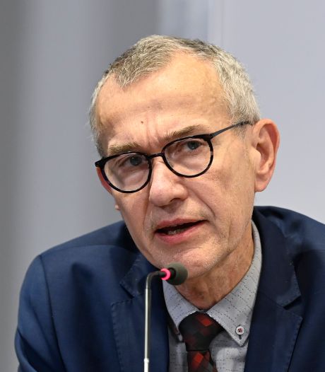 Malgré la hausse des cas, Vandenbroucke ne plaide pas pour de nouvelles mesures: “Appliquons scrupuleusement celles qui existent”