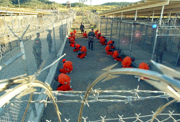 Eerste gevangenen die lid waren van de Taliban of Al Qaeda kwamen toe in 2002 in de beruchte gevangenis.