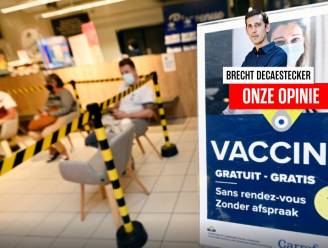 ONZE OPINIE. Iedereen met een vaccin heeft zijn verantwoordelijkheid genomen in de strijd tegen het virus, nu moét de rest overtuigd of verplicht worden hetzelfde te doen