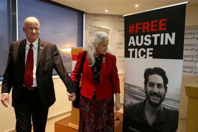 De ouders van de in Syrië verdwenen Amerikaanse journalist Austin Tice (rechts op beeld) houden een persconferentie. Archiefbeeld.
