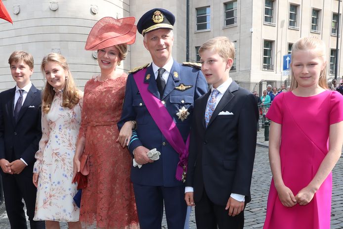 Koning Filip en koningin Mathilde met hele gezin op Te Deum.