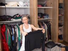 De garderobe wisselen: ‘Doe wat laurierblaadjes bij de kleren die je opruimt’