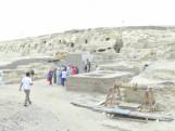 Egypte toont eeuwenoude net ontdekte tombes en werkplaatsen