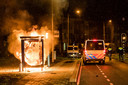 Vernielingen en vuurwerk bij rellen in Tilburg, ME aanwezig en noodbevel afgekondigd.