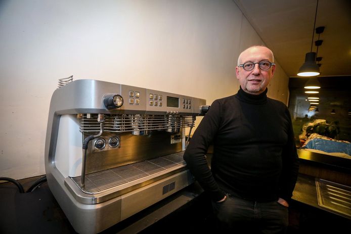 Jean Luc Bossuyt is de nieuwe uitbater van koffiebar Familie Jansen.