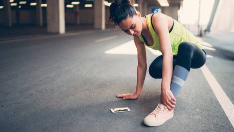 Pijnlijke voeten na al dat wandelen of joggen? Podoloog deelt essentiële tips om kwaaltjes te voorkomen