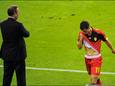 Eden Hazard gunt Leekens geen blik na zijn wissel tegen Turkije en gaat een hamburger eten.