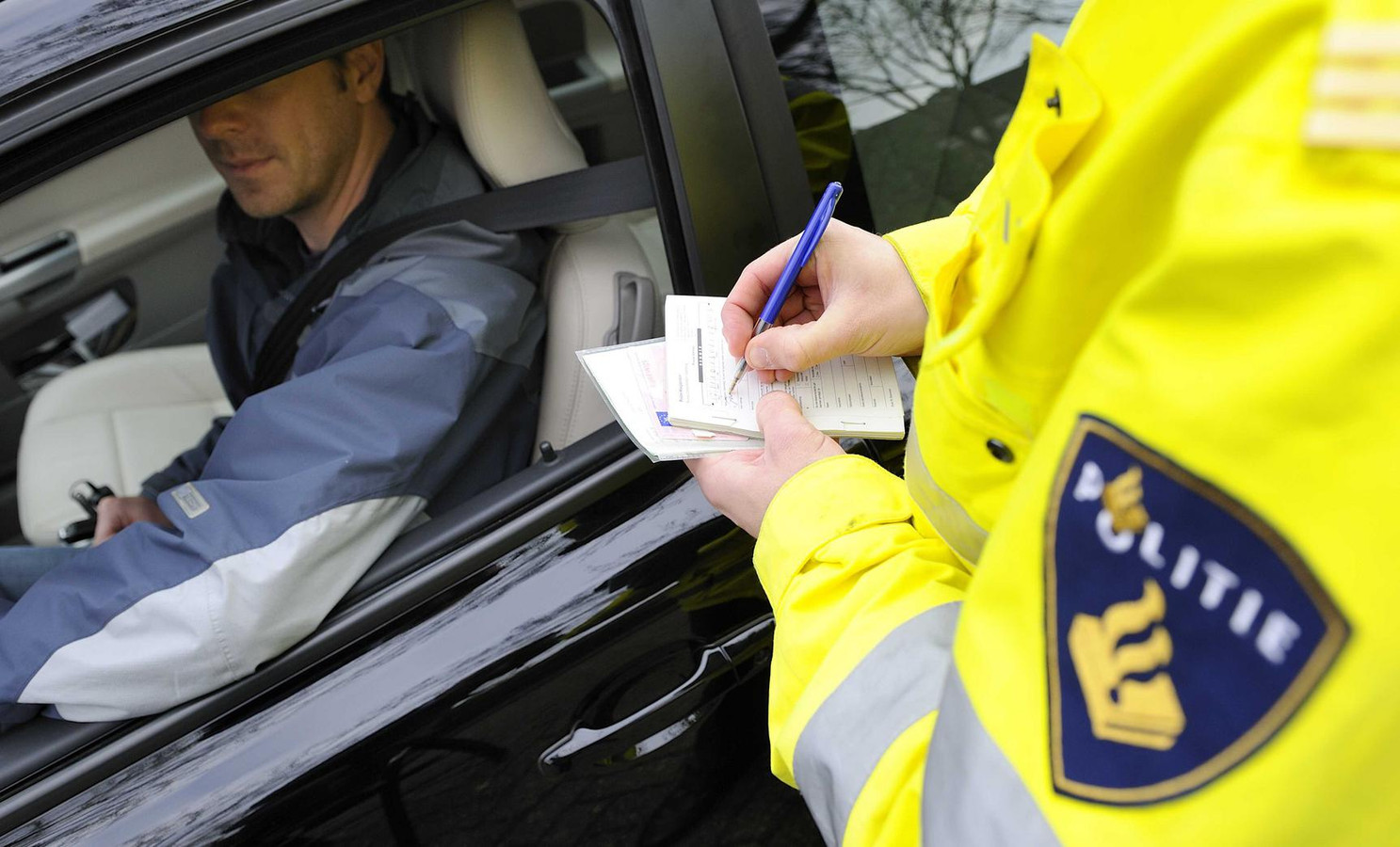 Kans op verkeersboete vandaag volgens politie 'groter dan gemiddeld' Foto AD.nl