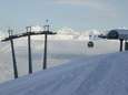 Kabelbaan in Oostenrijkse Kitzbühel valt stil door storm. Wintersporters uit hachelijke positie bevrijd