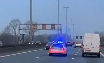 KIJK. Wegpolitie achtervolgt Franse wagen op E17 en E40, bestuurder kan ontkomen